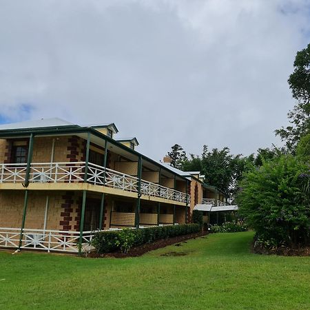 The Manor Tamborine Mountain Hotell Exteriör bild