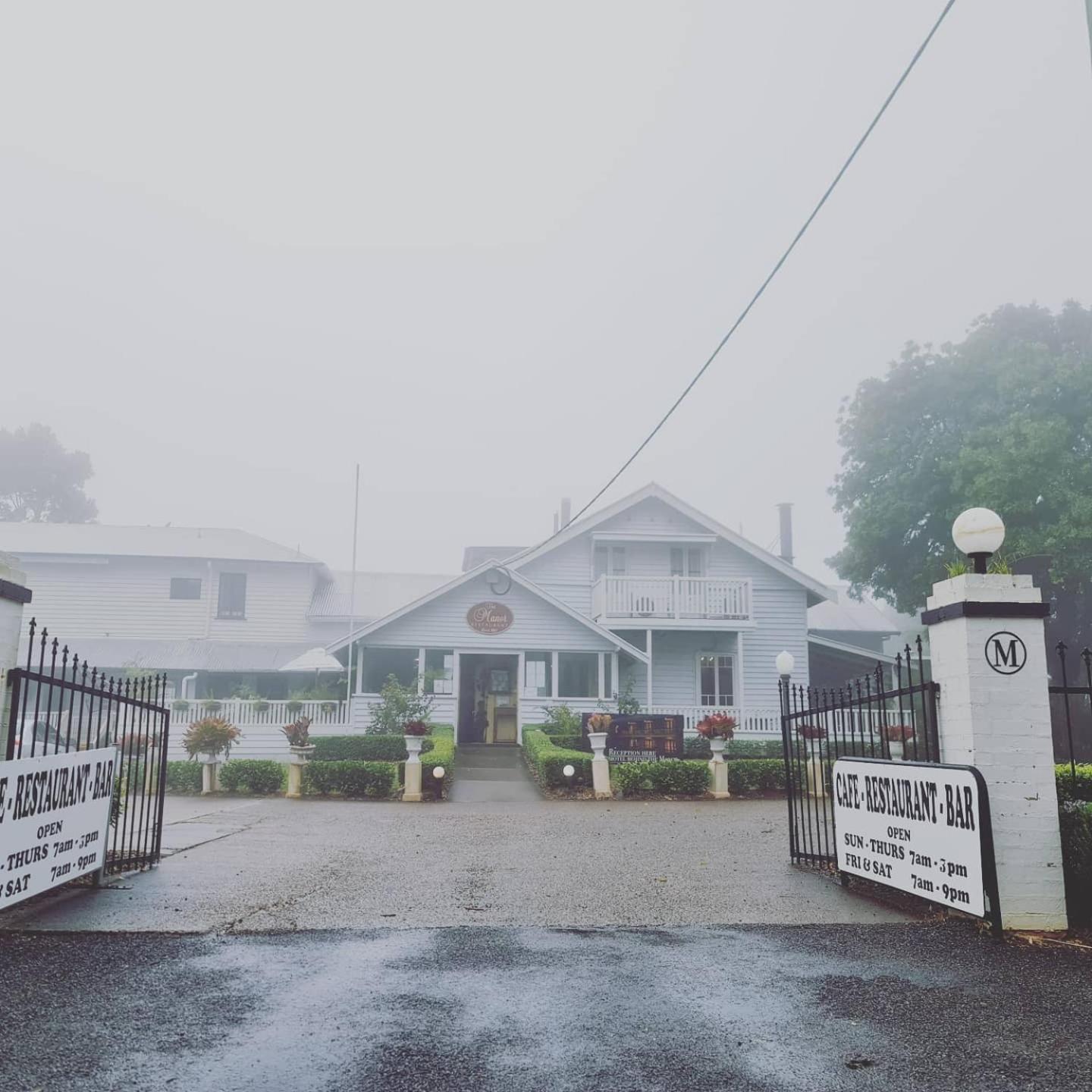 The Manor Tamborine Mountain Hotell Exteriör bild
