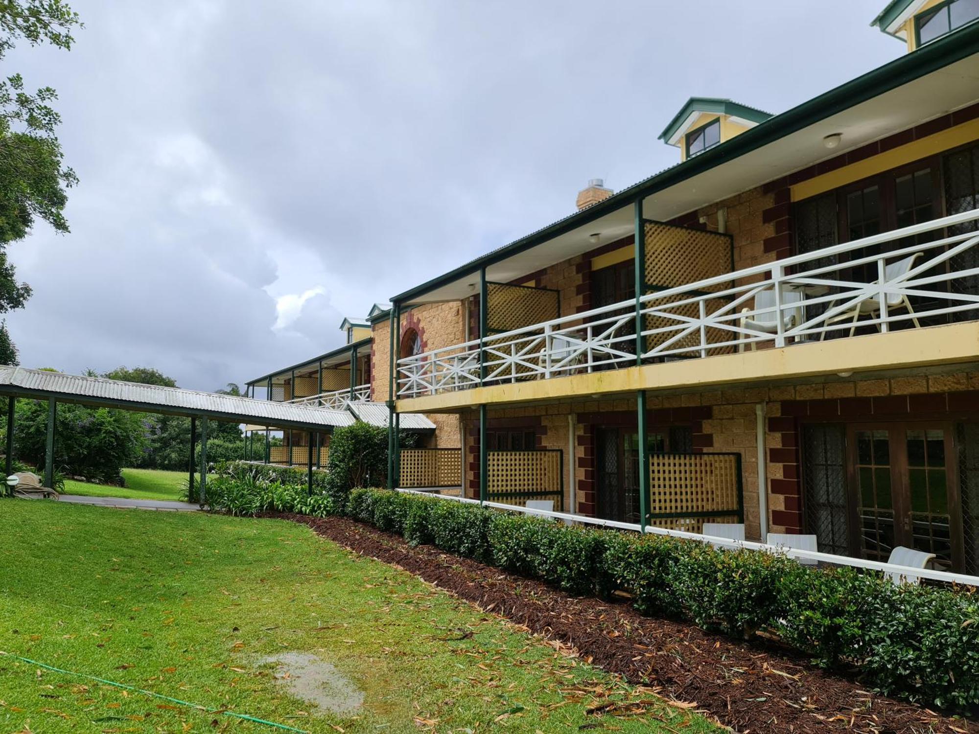 The Manor Tamborine Mountain Hotell Exteriör bild